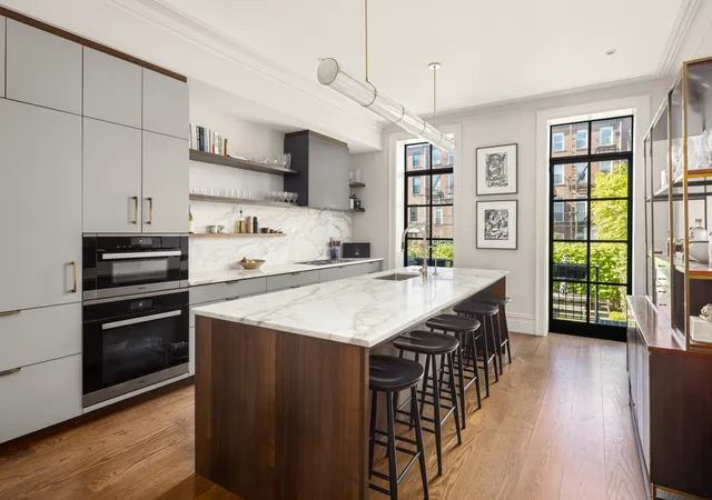 Photo 4 of Sale Pending at 330 President St, New York City, NY 11231 | MLS# RLS20088880 | Listing updated on 2026-08-03