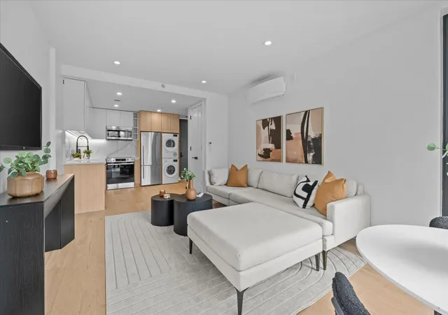 5th image of 107 Schaefer St, New York City, NY 11207