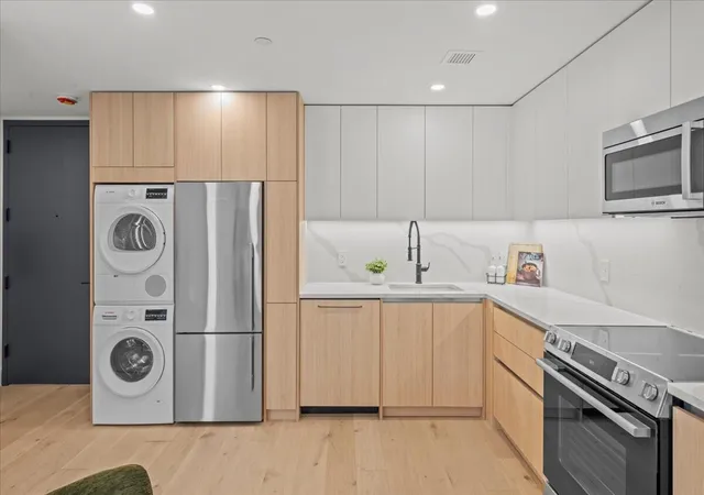 3rd image of 107 Schaefer St #3A, Brooklyn, NY 11207 | MLS# RLS20088941