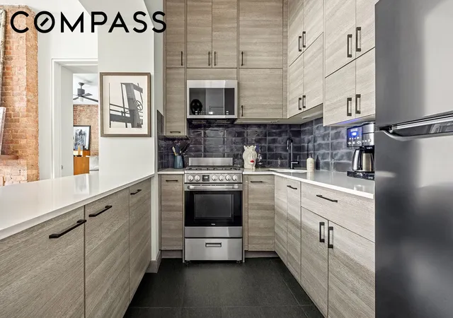 3rd image of 360 W 21St St #2DE, New York, NY 10011 | MLS# RLS20075881