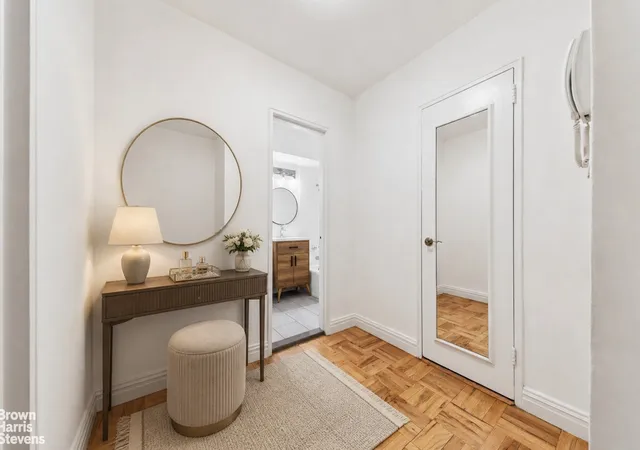 2nd image of 411 E 53Rd St, New York, NY 10022