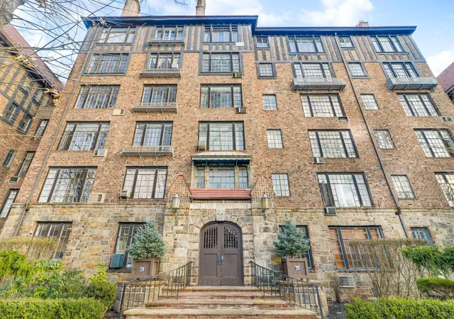 29th image of 20 Continental Ave #4G, Forest Hills, NY 11375 | MLS# RLS20088982