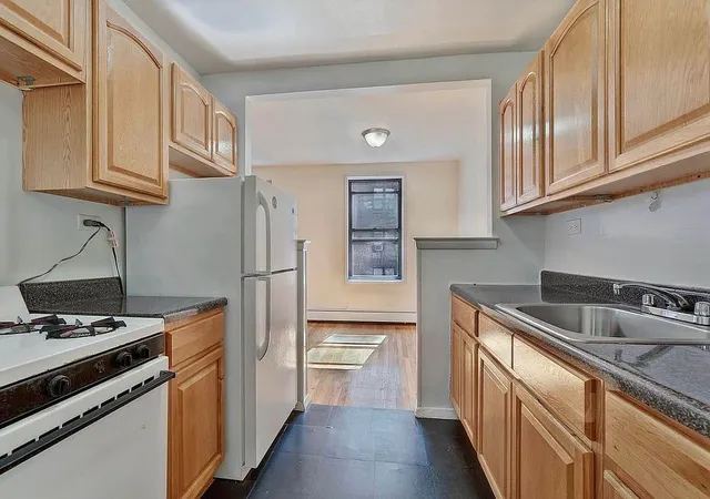 3rd image of 1130 Stadium Ave #3-K, Bronx, NY 10465 | MLS# RLS20089035