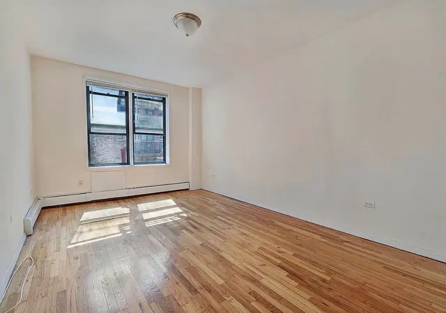 5th image of 1130 Stadium Ave #3-K, Bronx, NY 10465 | MLS# RLS20089035