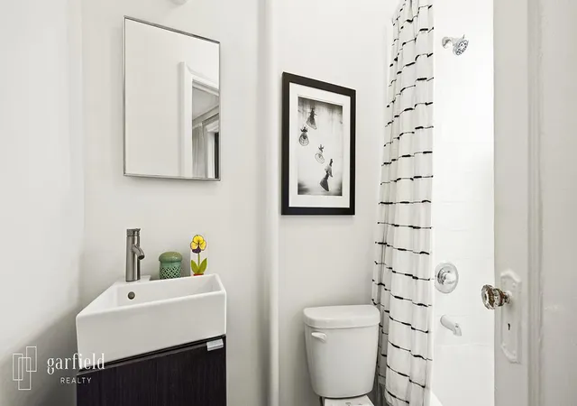 Homes for sale in New York City, NY | 400 Lincoln Pl #1-F, New York City, NY 11238 | MLS# RLS20089048