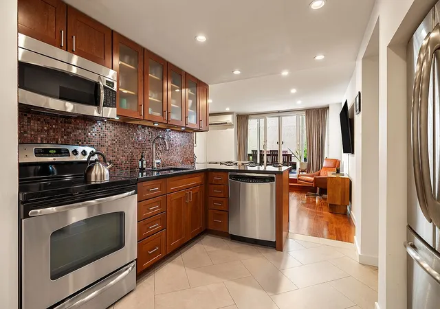 Listing Photo 1 - Condo for sale in building located at 105 E 19Th St, New York City, NY 10003 - Unit #