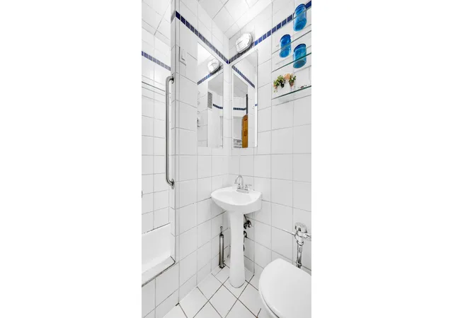 Photo 4 of Sale Pending at 212 E 77th Street #2B, New York City, NY 10075 | MLS# RLS20089254 | Listing updated on 2026-08-27