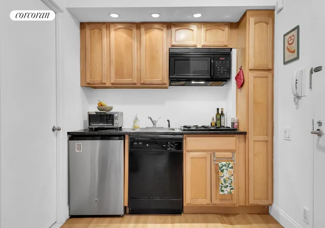 Photo 3 of Sale Pending at 45 E 25th Street #14E, New York, NY 10010 | MLS# RLS20089300 | Listing updated on 2026-06-29