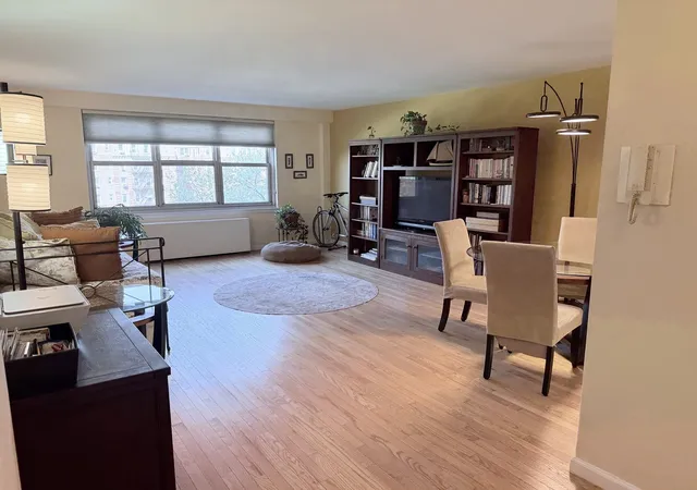 1st image of 135 Ocean Pkwy #6H, Brooklyn, NY 11218 | MLS# RLS20089312