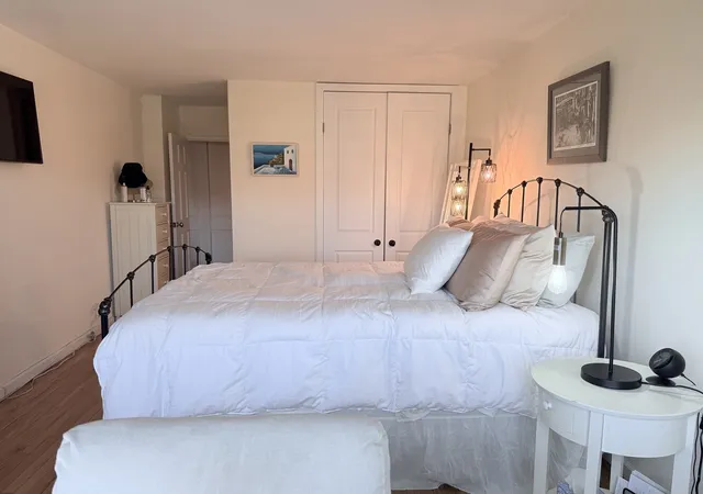 3rd image of 135 Ocean Pkwy #6H, Brooklyn, NY 11218 | MLS# RLS20089312