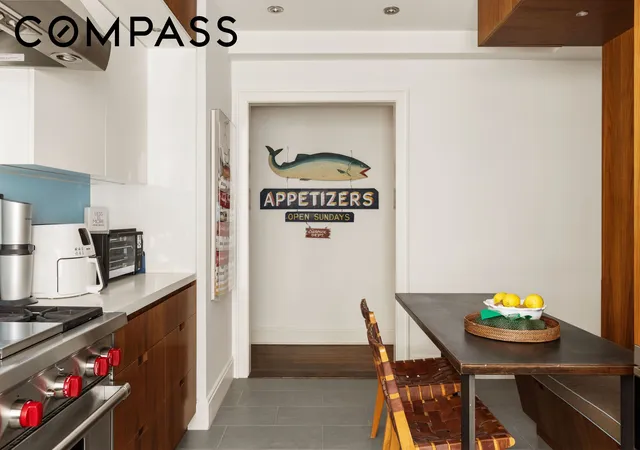 Listing Photo 4 - Condo for sale in building located at 320 E 72Nd St, New York City, NY 10021 - Unit #4C