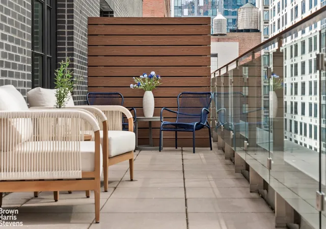 3rd image of 517 W 29Th St, New York City, NY 10001