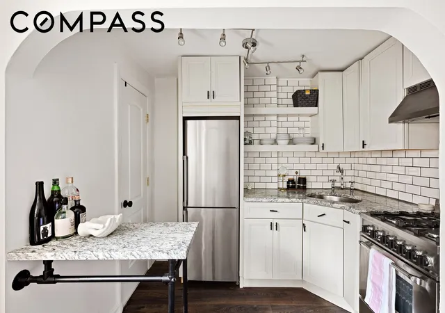 3rd image of 118 Perry St #J45, New York, NY 10014 | MLS# RLS20089323