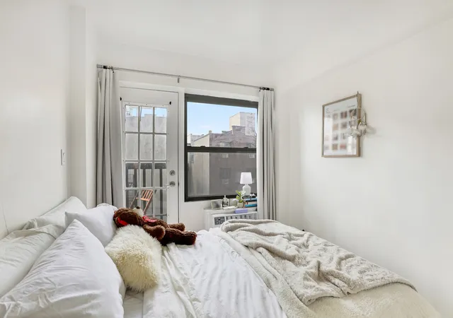 3rd image of 200 Bowery, New York, NY 10012