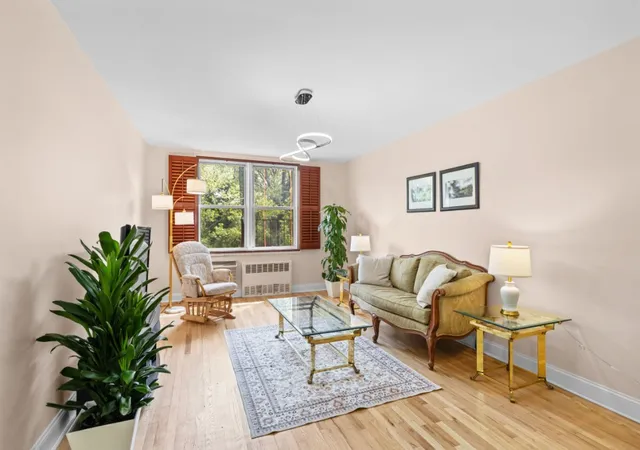 3rd image of 46-01 39Th Ave, New York, NY 11104