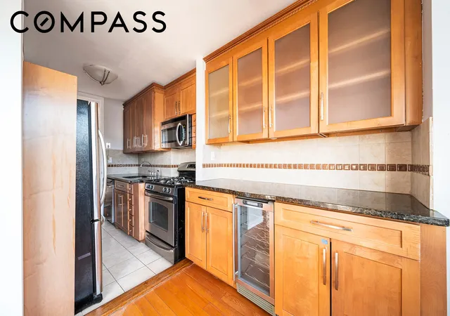 2nd image of 195 Willoughby Ave, New York City, NY 11205