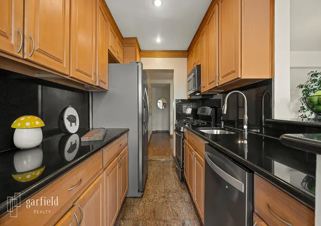 Photo 4 of Sale Pending at 185 Prospect Park SW #306-307, New York City, NY 11218 | MLS# RLS20089715 | Listing updated on 2026-07-29