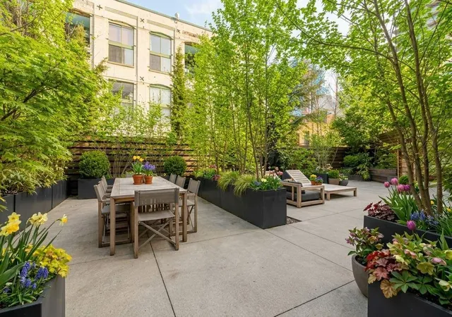 5th image of 345 Carroll St, New York City, NY 11231