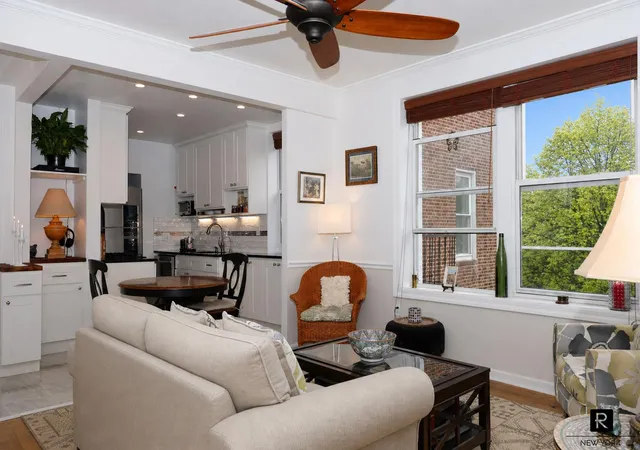 4th image of 37-33 84th St, New York City, NY 11238