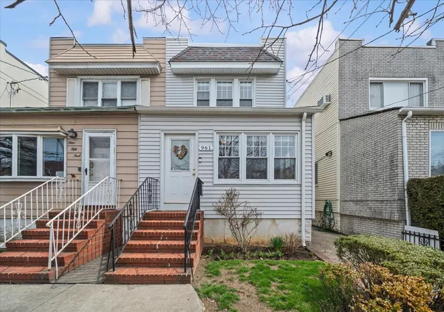 Photo 2 of Sale Pending at 961 Dahill Rd, New York City, NY 11204 | MLS# RLS20089942 | Listing updated on 2026-08-03