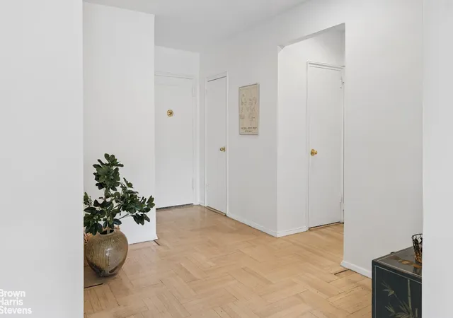 4th image of 640 W 239Th St, New York, NY 10463