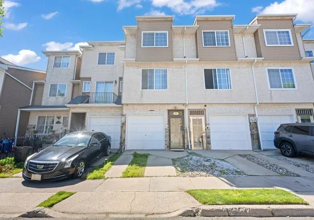 2nd image of 84 Long Pond Ln, New York City, NY 10304 | MLS# RLS20090051