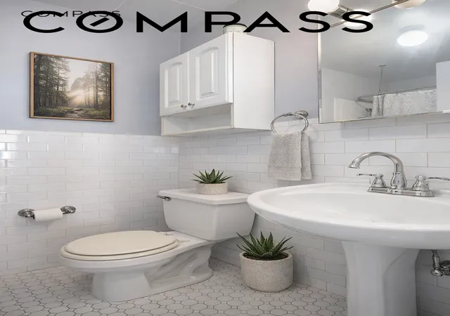 Listing Photo 5 - Condo for sale in building located at 119 W 80Th St, New York City, NY 10024 - Unit #3F