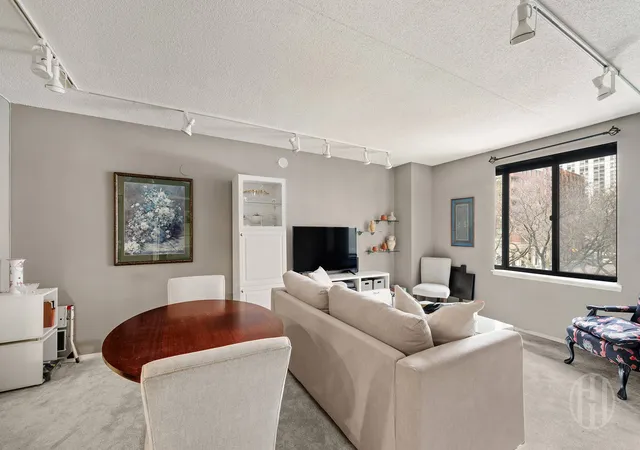 2nd image of 280 Rector Pl #3E, New York, NY 10280 | MLS# RLS20090248