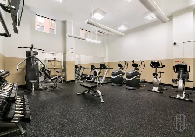 2nd image of 280 Rector Pl, New York, NY 10280