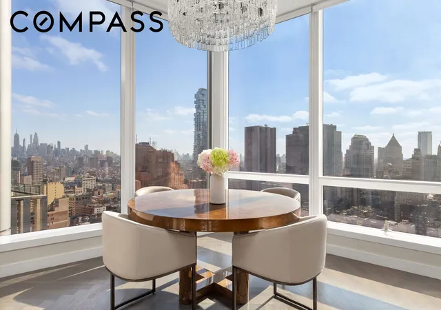 3rd image of 111 Murray St, New York City, NY 10007