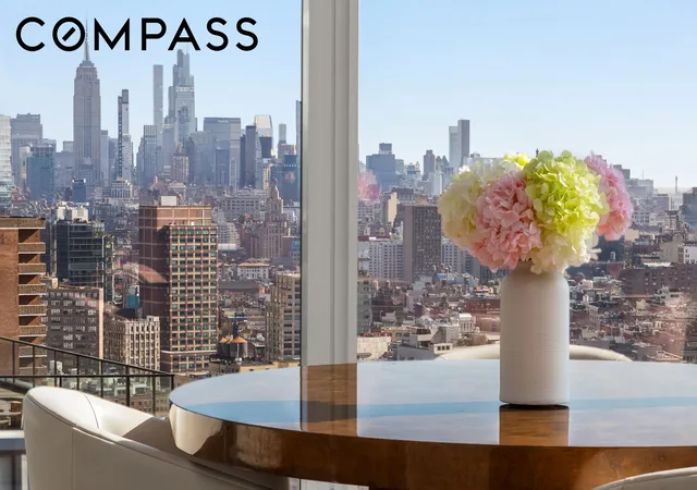 5th image of 111 Murray St, New York City, NY 10007