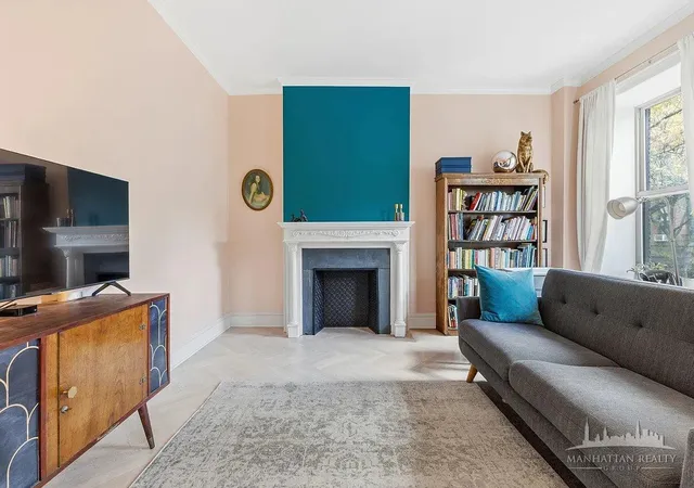 1st image of 109 W 82nd St #2A, New York, NY 10024 | MLS# RLS20090343