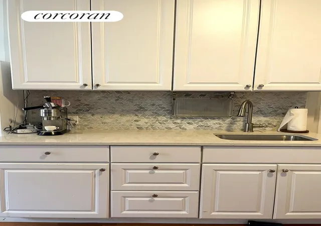 5th image of 349 W 44Th St, New York City, NY 10036
