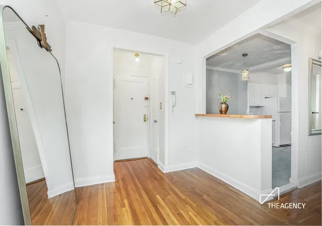 4th image of 512 Kappock St, New York, NY 10463