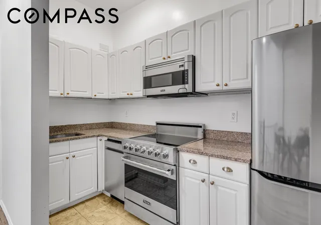 Listing Photo 4 - Condo for sale in building located at 425 W 24Th St, New York City, NY 10011 - Unit #1F