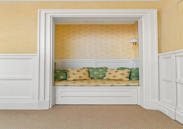 2nd image of 333 E 68Th St, New York, NY 10065