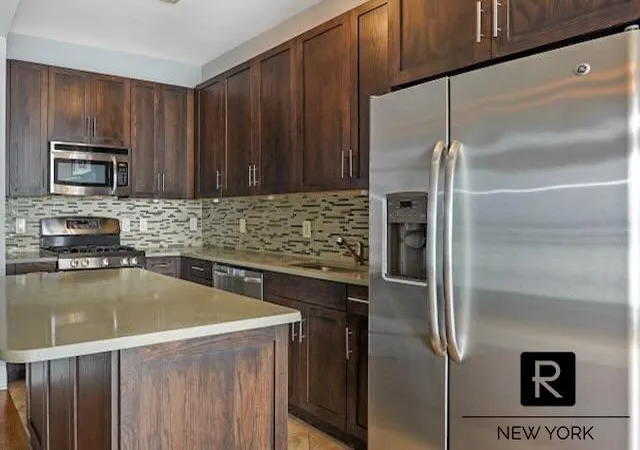 Homes for sale in New York, NY | 90 Bay St Lndg, New York, NY 10301