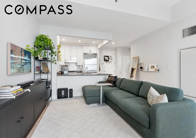 Listing Photo 2 - Condo for sale in building located at 1 Hanson Pl, Brooklyn, NY 11217 - Unit #24E
