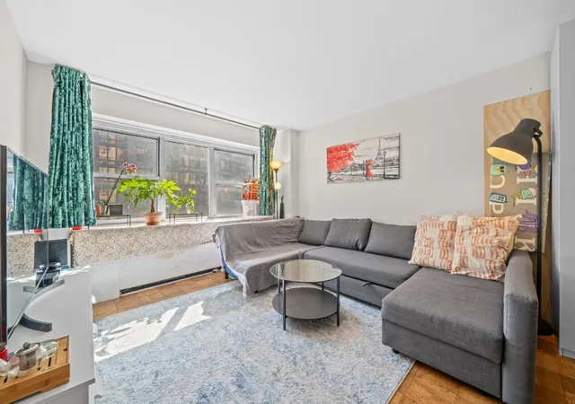 1st image of 153 E 57Th St, New York City, NY 10022