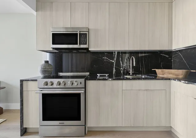 4th image of 1811 Menahan St #3R, Ridgewood, NY 11385 | MLS# RLS20090705