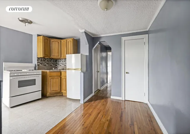 Photo 4 of Single family home for sale at 55 Cumberland St, New York City, NY 11205 | MLS# RLS20090741 | Listing updated on 2026-08-04