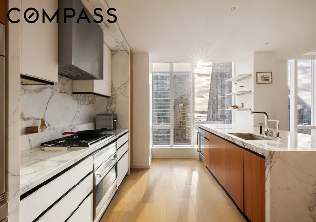Photo 4 of Sale Pending at 1 W End Ave #25F, New York, NY 10023 | MLS# RLS20090837 | Listing updated on 2026-07-10