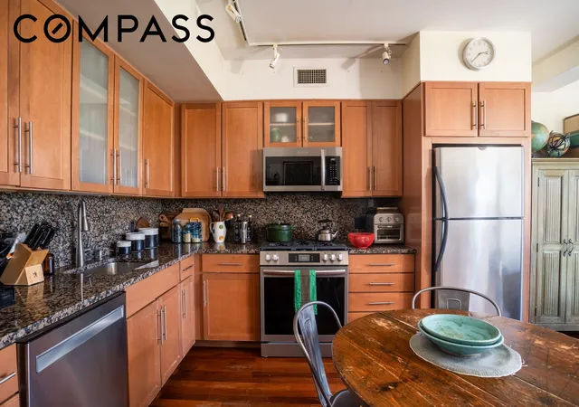 Photo 4 of Sale Pending at 346 Coney Is Ave #602, Brooklyn, NY 11218 | MLS# RLS20090895 | Listing updated on 2026-07-09