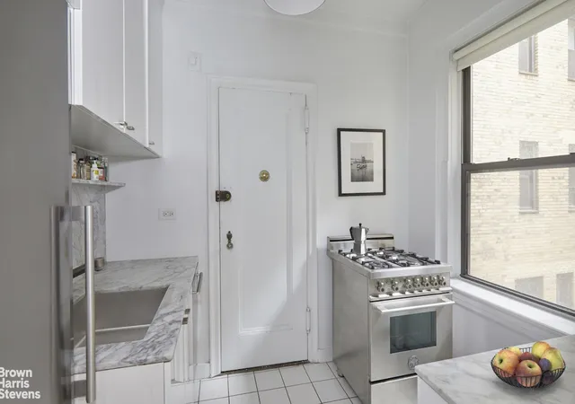 Listing Photo 4 - Condo for sale in building located at 425 E 51St St, New York City, NY 10022 - Unit #2D