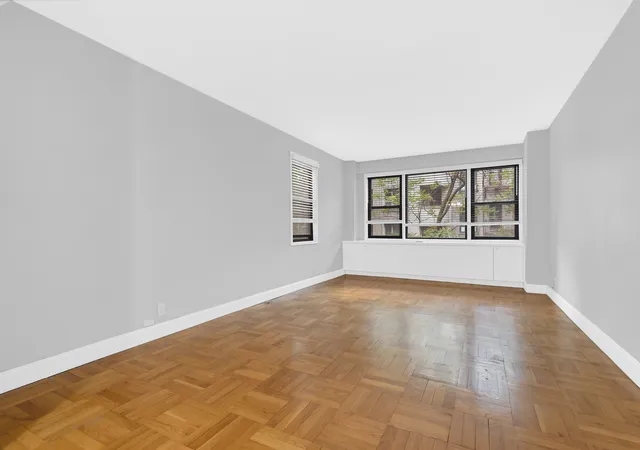 Listing Photo 4 - Condo for sale in building located at 345 E 52Nd St, New York City, NY 10022 - Unit #4J