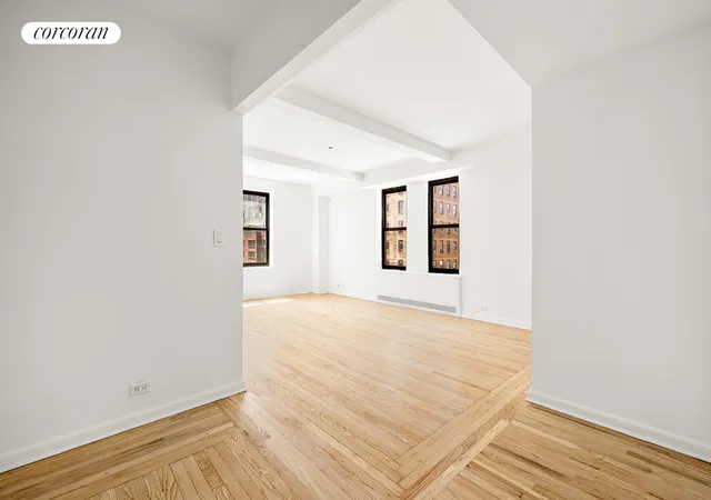 3rd image of 161 W 16Th St, New York City, NY 10011