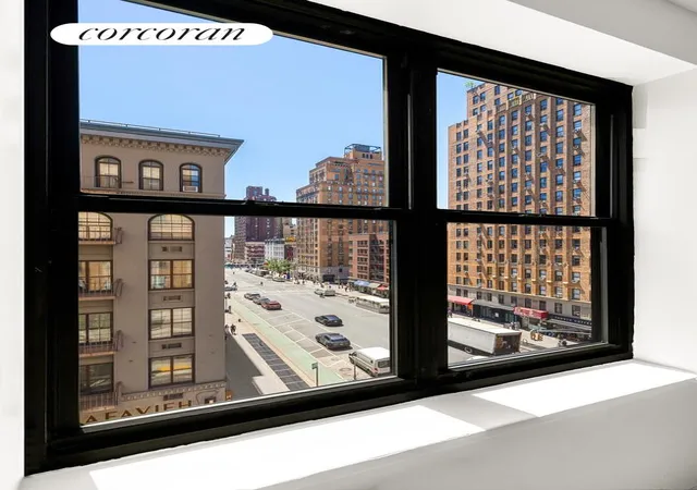5th image of 161 W 16Th St, New York City, NY 10011