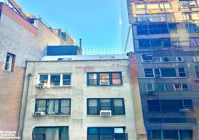 3rd image of 21 E 22Nd St #4D, New York, NY 10010 | MLS# RLS20091033