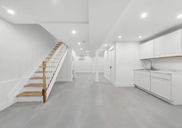 14th image of 355 E 51st St, New York, NY 10022 | MLS# RLS20091082