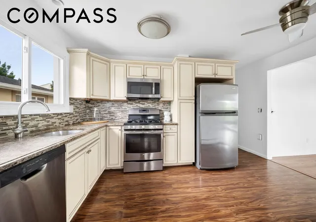 Homes for sale in New York City, NY | 29 Athena Pl, New York City, NY 10314 | MLS# RLS20091093